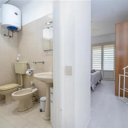 Sunset House リニャーノ・サッビアドーロ